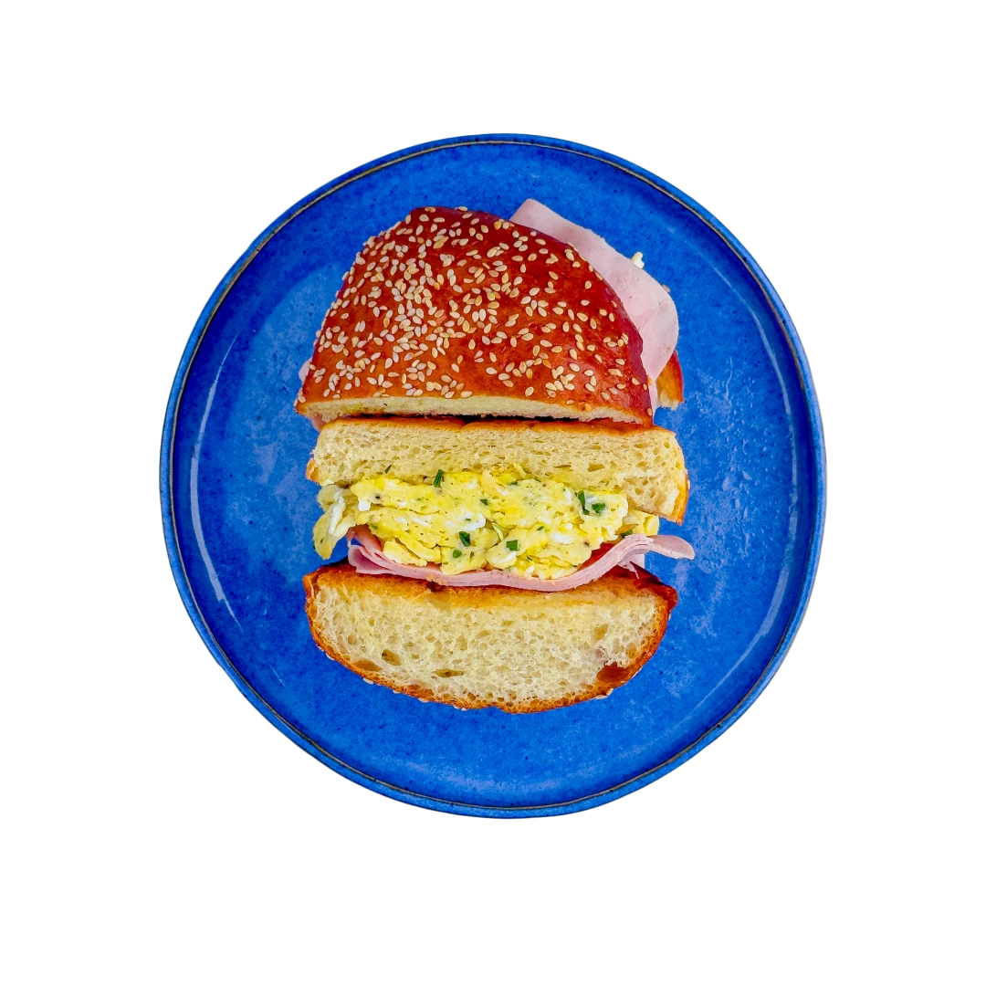 Burger mit Ei und Schinken